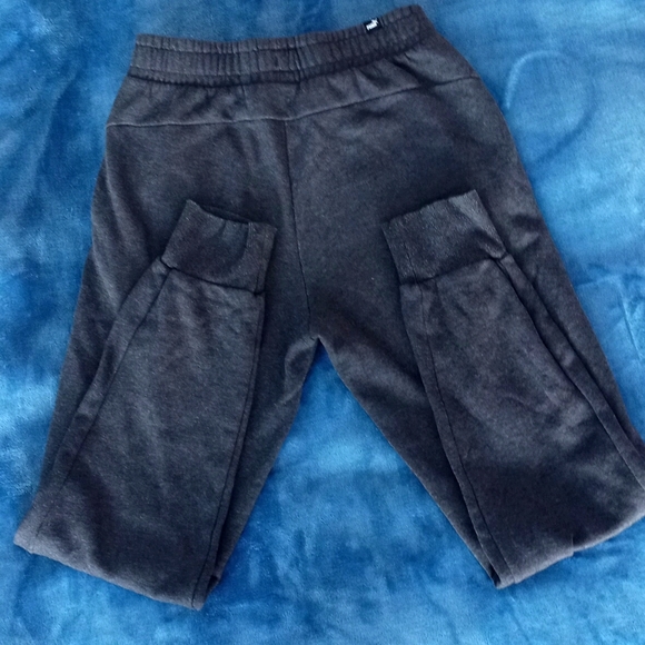 Boys PUMA sweats, size small - Picture 5 of 7